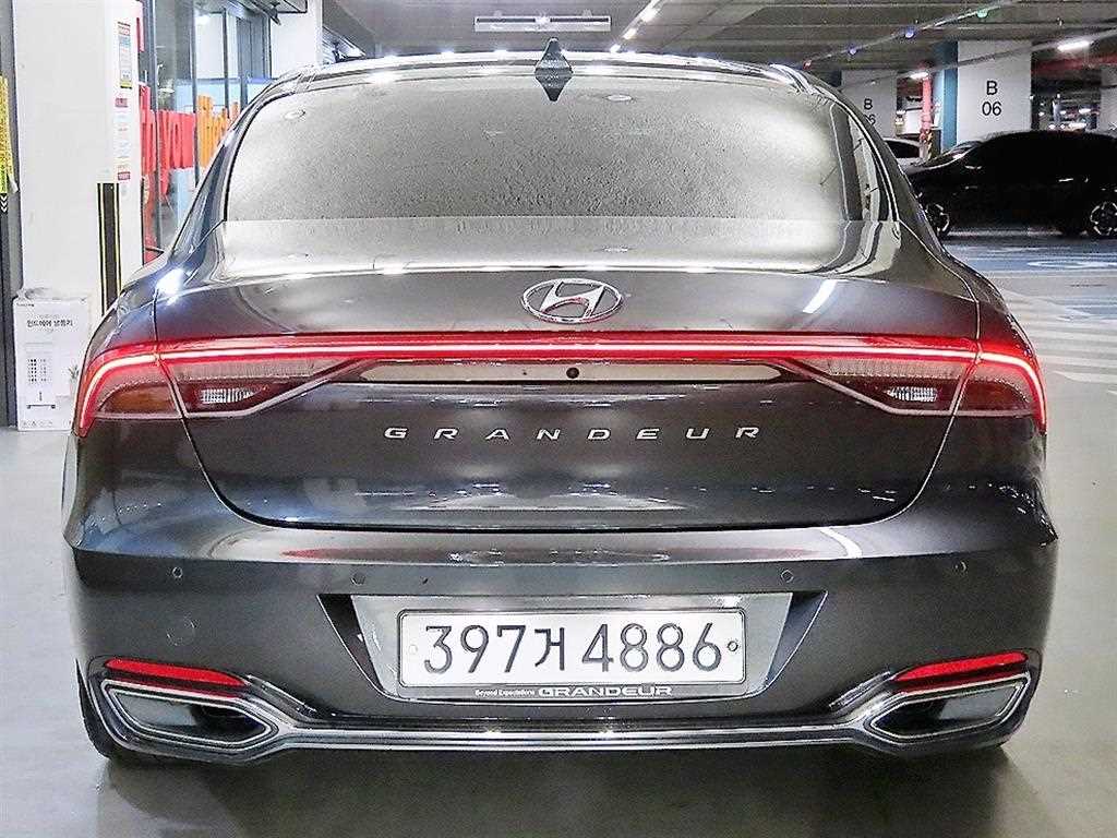 HYUNDAI Grandeur - Vista 5