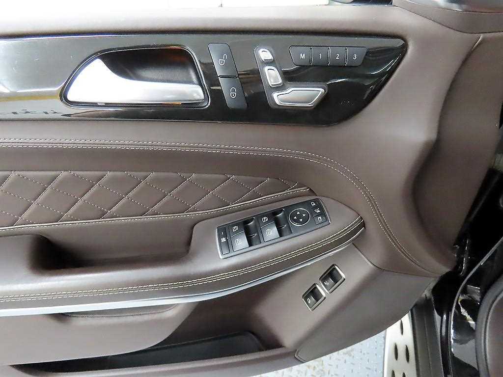 Mercedes Benz GLS Class - Vista 11