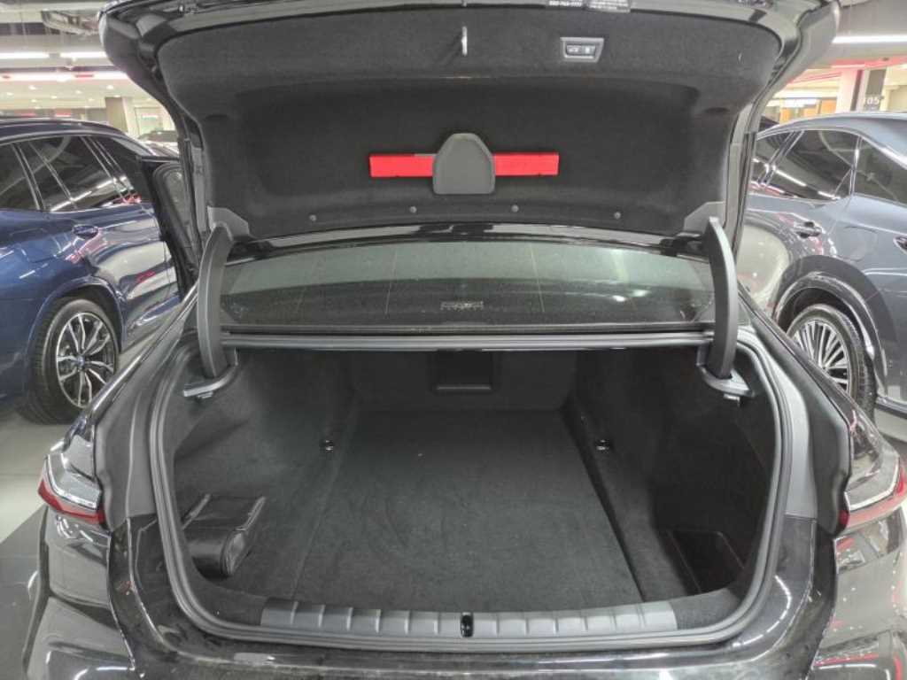 BMW 7 Series - Vista 12