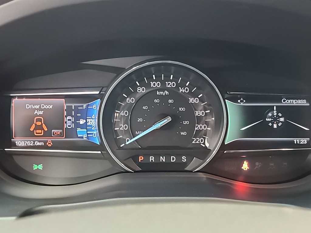 Ford Explorer - Vista 6