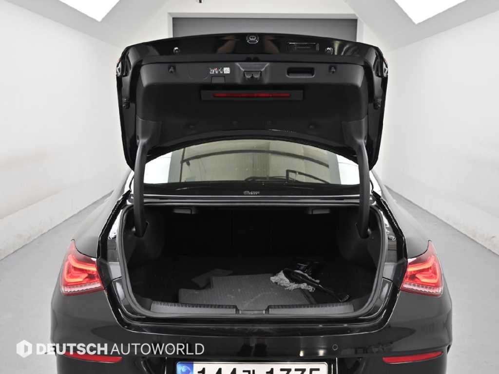 Mercedes Benz CLA Class 2023 Negro - Importación desde Corea - HF Imports Iquique - Foto 19