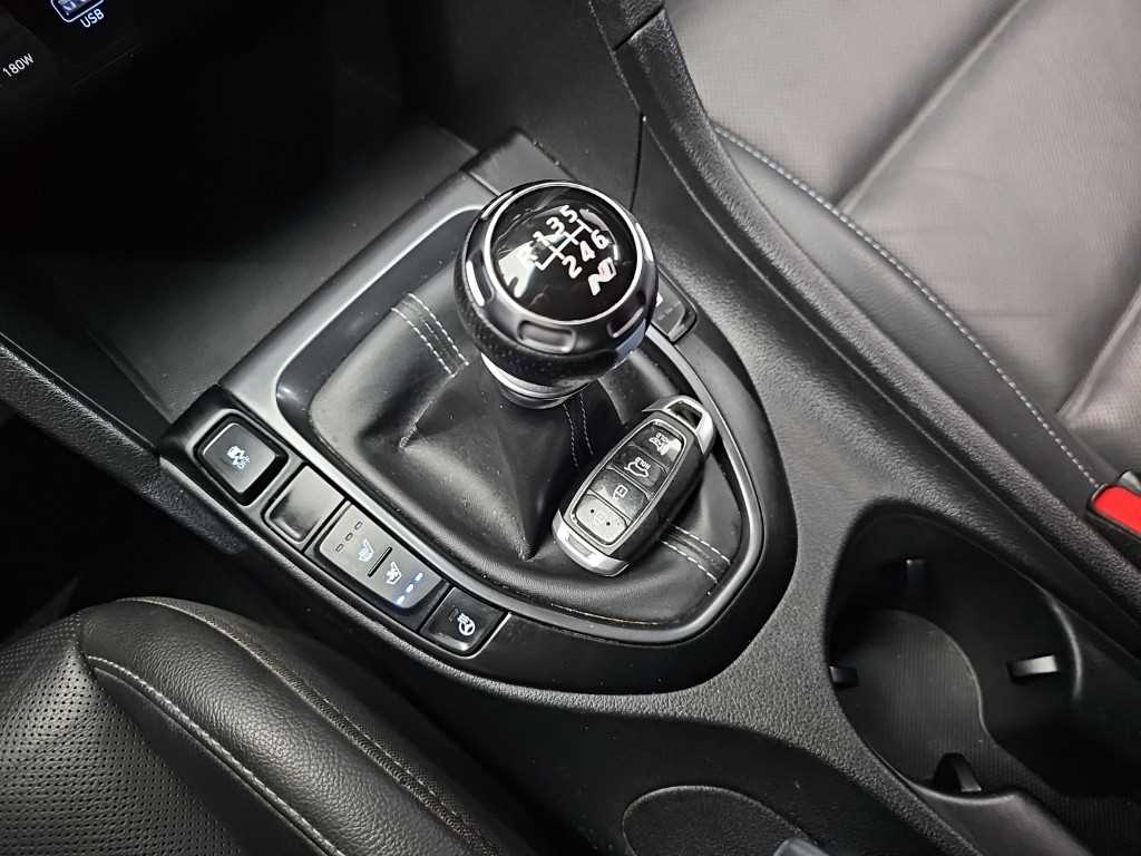 HYUNDAI Veloster - Vista 8