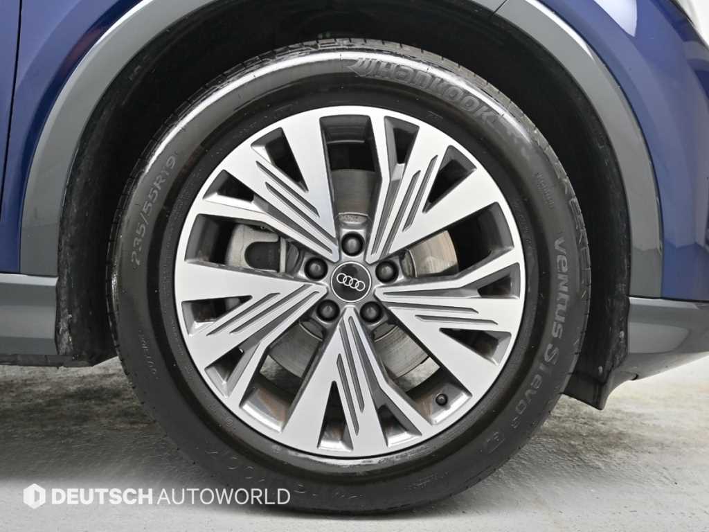 Audi Q4 - Vista 5
