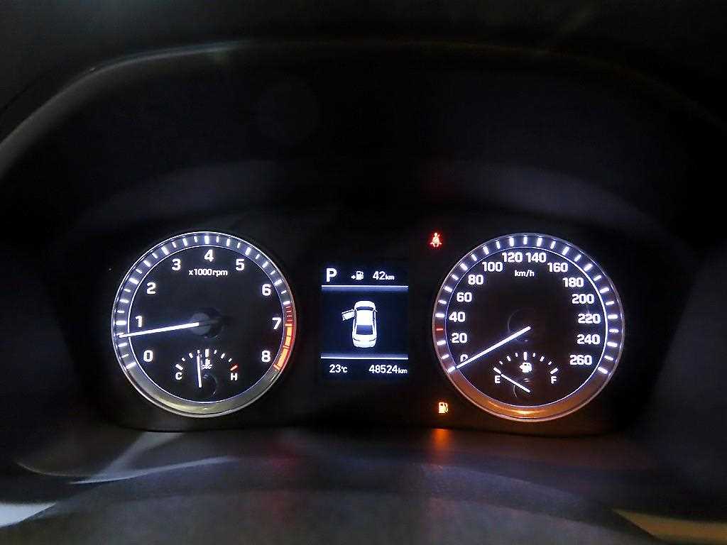 HYUNDAI Sonata - Vista 9