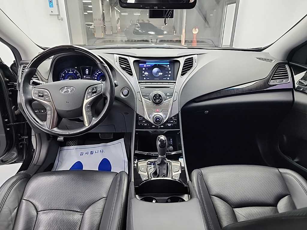HYUNDAI Grandeur - Vista 7