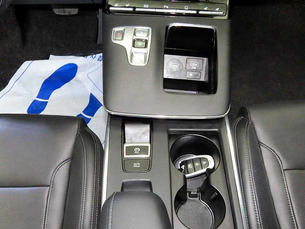 HYUNDAI Grandeur - Vista 12