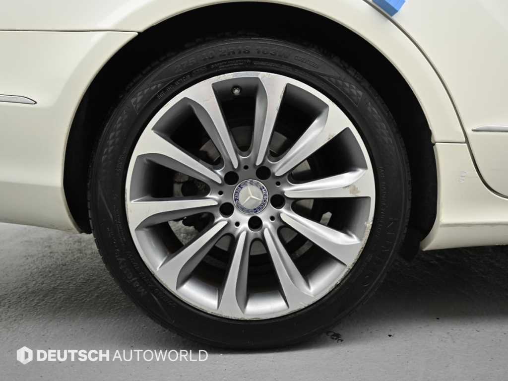 Mercedes Benz CLS Class - Vista 5