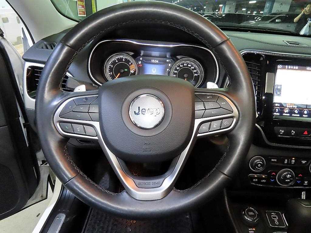 Jeep Cherokee - Vista 8