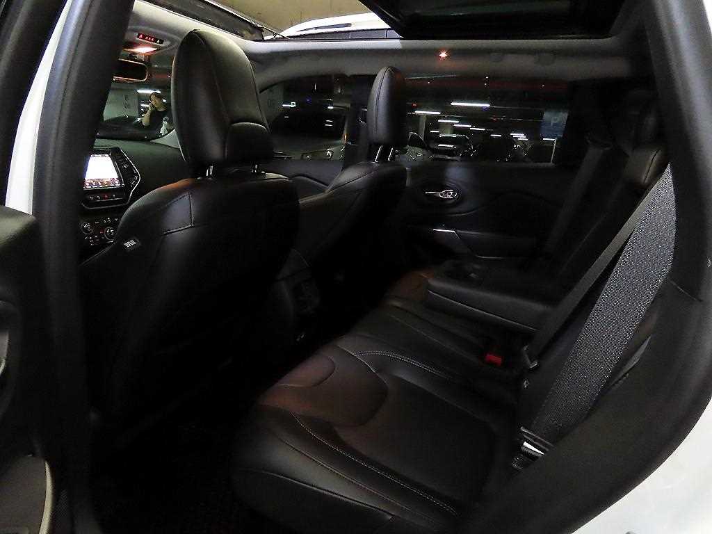 Jeep Cherokee - Vista 7
