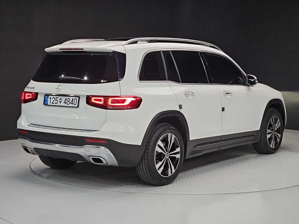 Mercedes Benz GLB Class - Vista 4