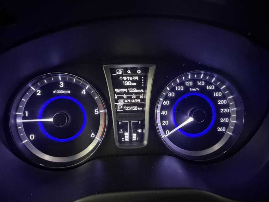 HYUNDAI Grandeur - Vista 4