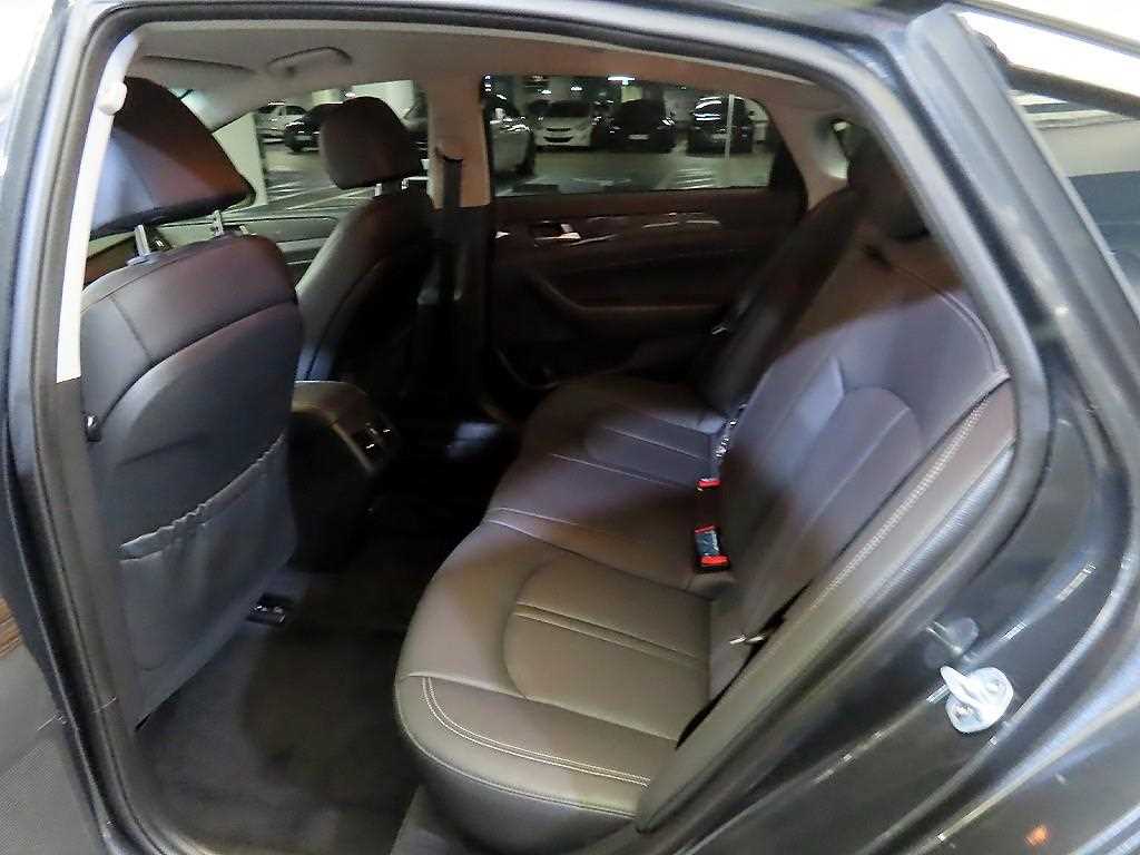 HYUNDAI Sonata - Vista 7