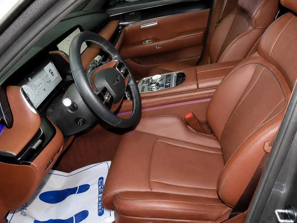 Genesis G90 - Vista 6