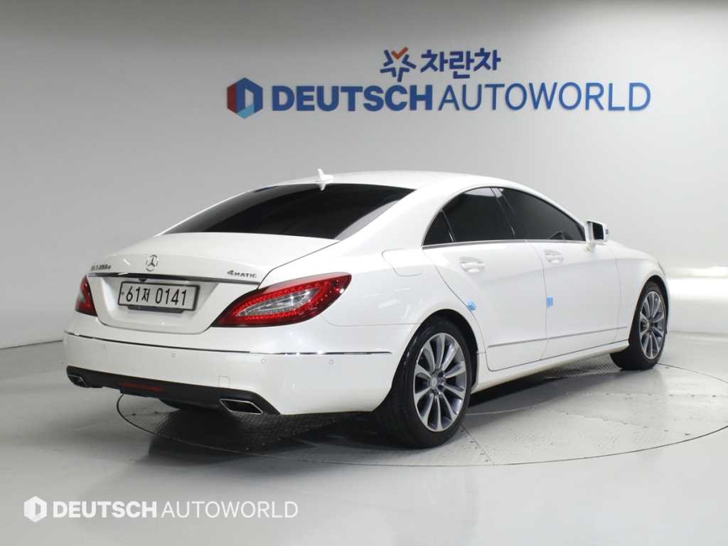 Mercedes Benz CLS Class - Vista 2