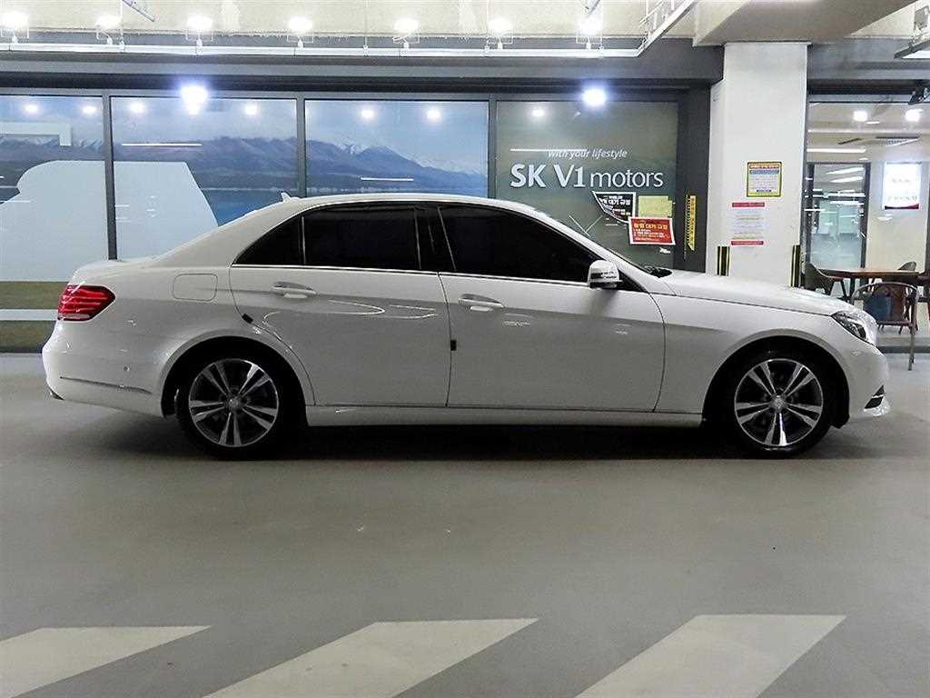 Mercedes Benz E class - Vista 3