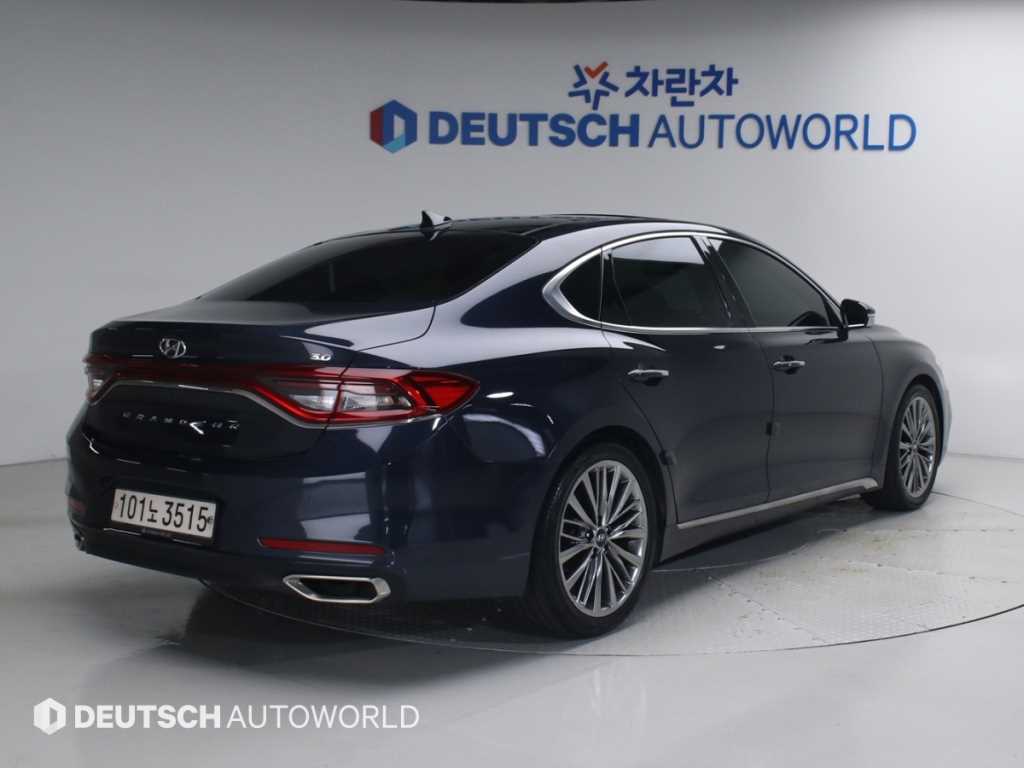 HYUNDAI Grandeur - Vista 2