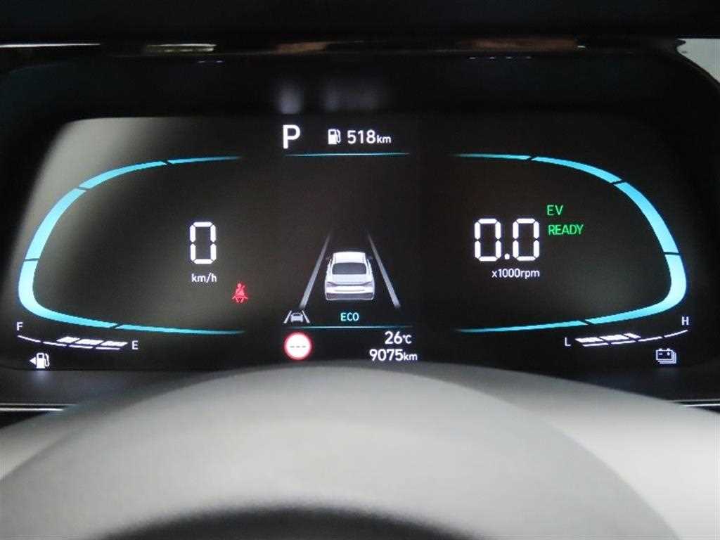 HYUNDAI Avante - Vista 5
