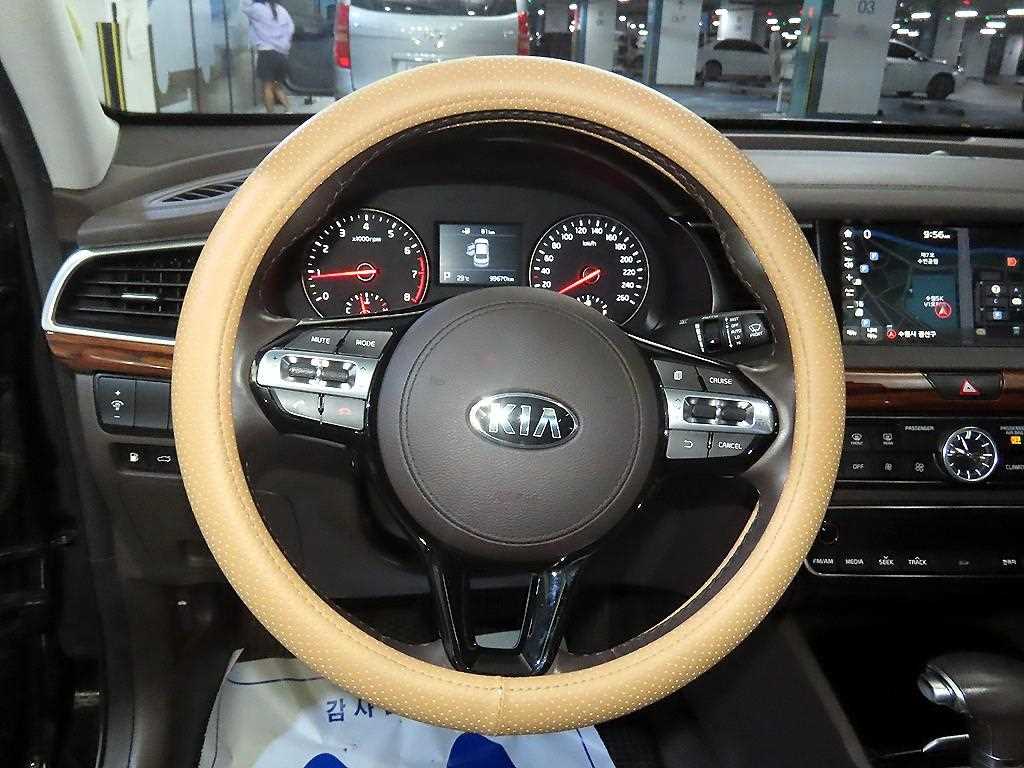 KIA K7 - Vista 8