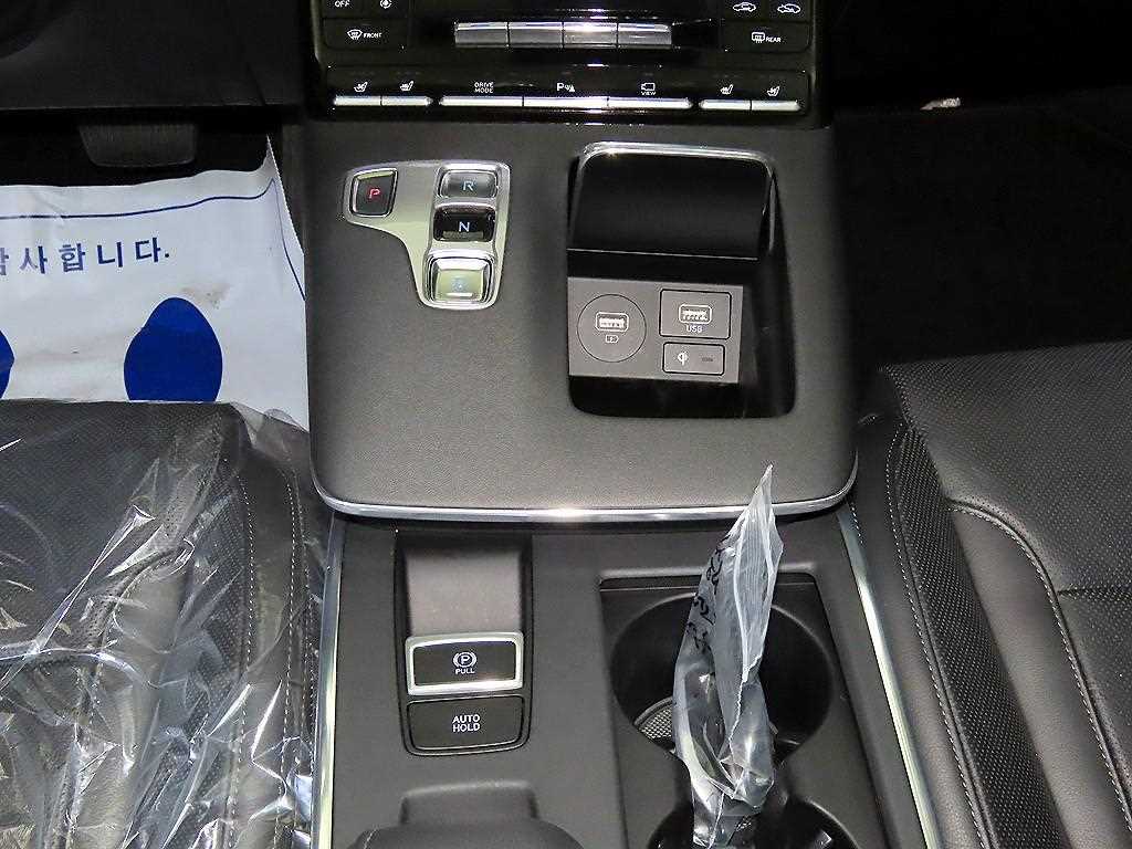 HYUNDAI Grandeur - Vista 12