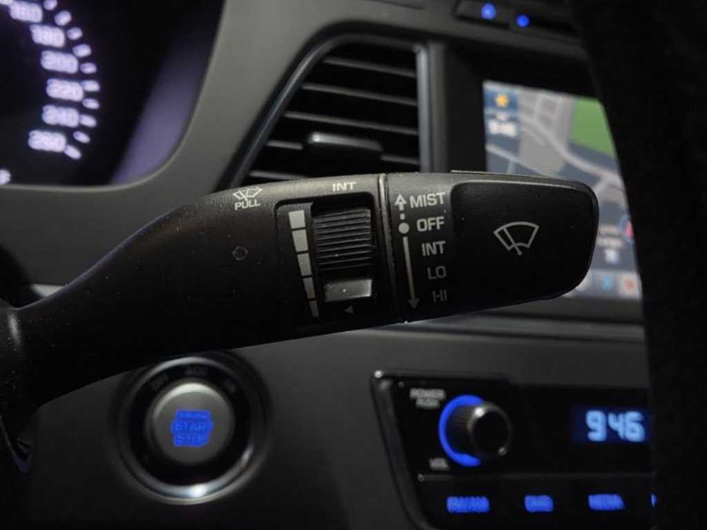 HYUNDAI Sonata - Vista 8