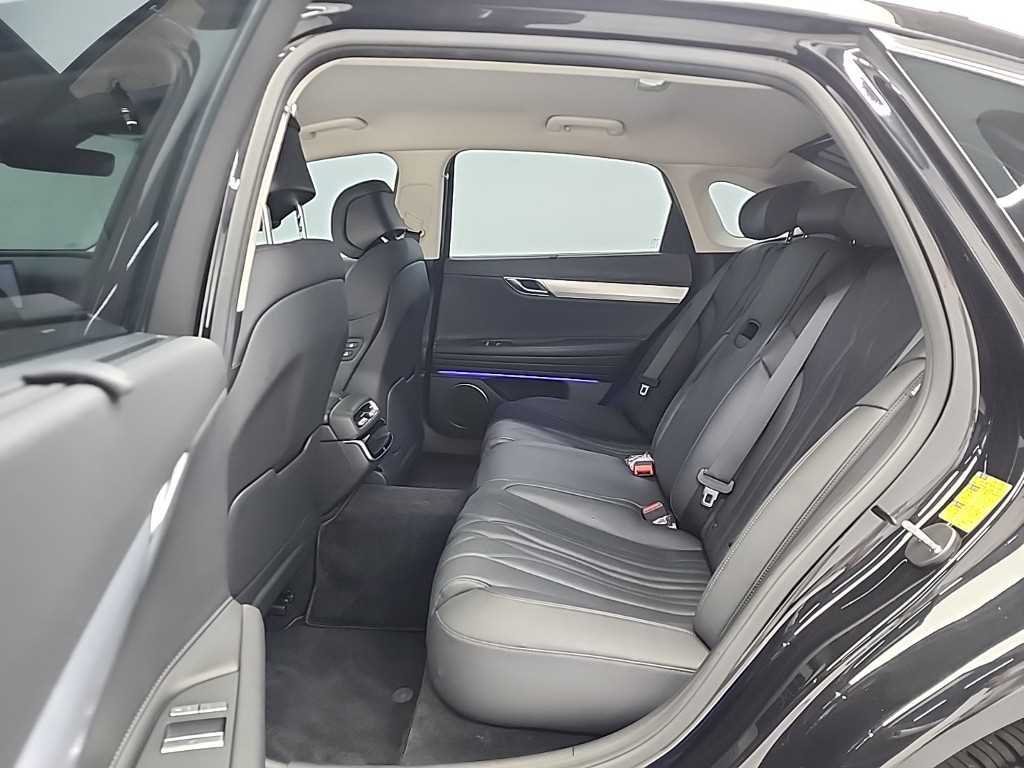 Genesis G80 - Vista 12