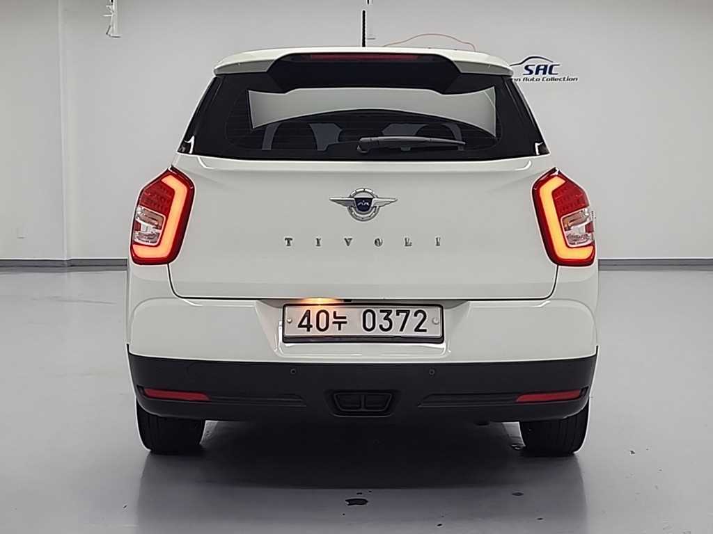 Ssangyong Tivoli - Vista 3