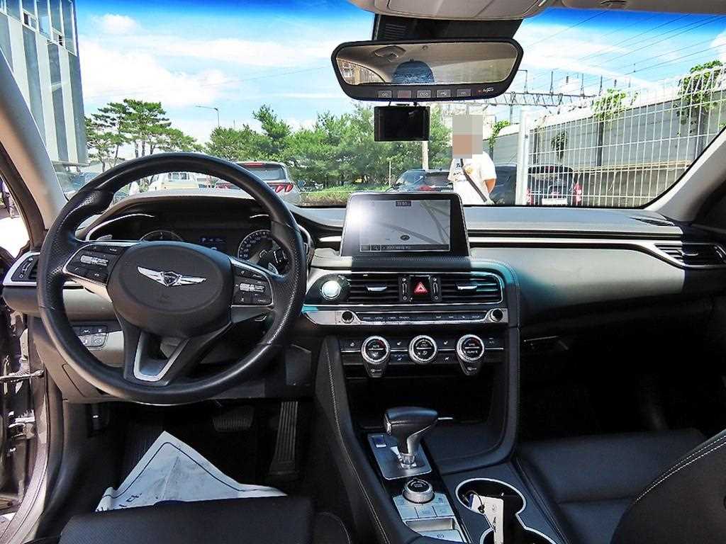 Genesis G70 - Vista 7