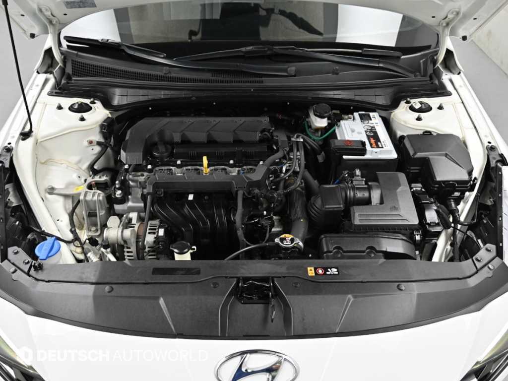 HYUNDAI Avante - Vista 7