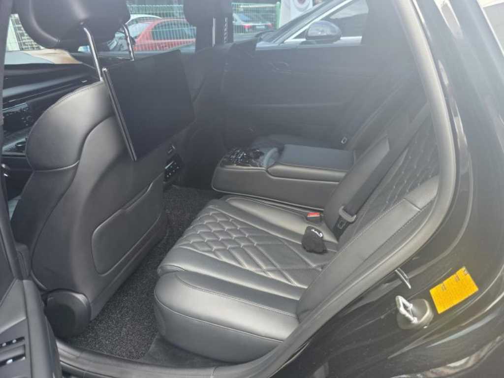 Genesis G80 - Vista 9
