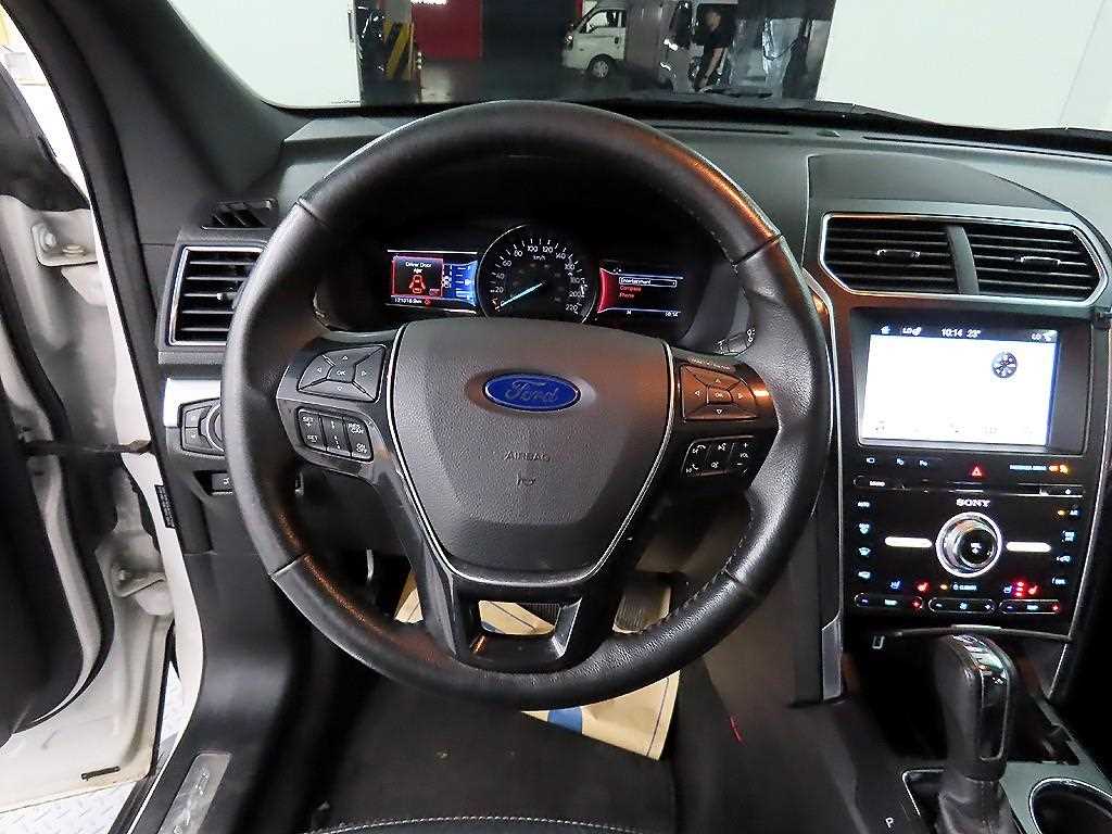 Ford Explorer - Vista 9