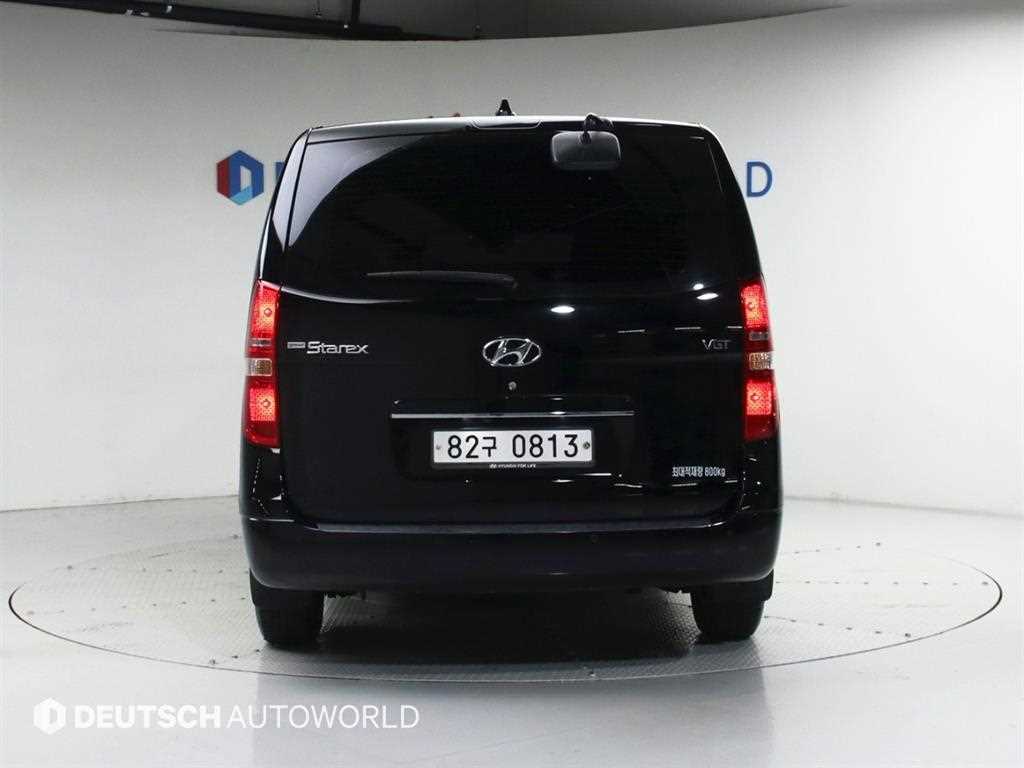 HYUNDAI Starex - Vista 4