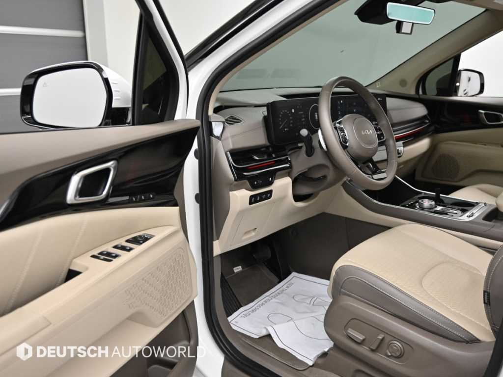 KIA Carnival - Vista 11
