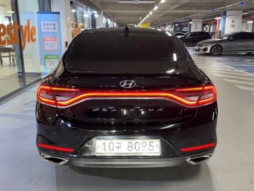 HYUNDAI Grandeur - Vista 5