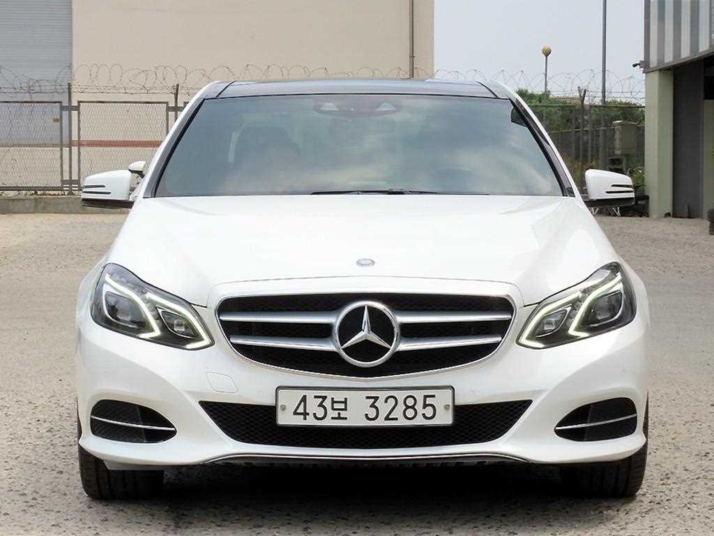 Mercedes Benz E class - Vista 2