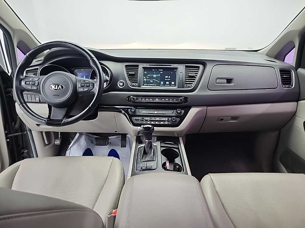 KIA Carnival - Vista 7