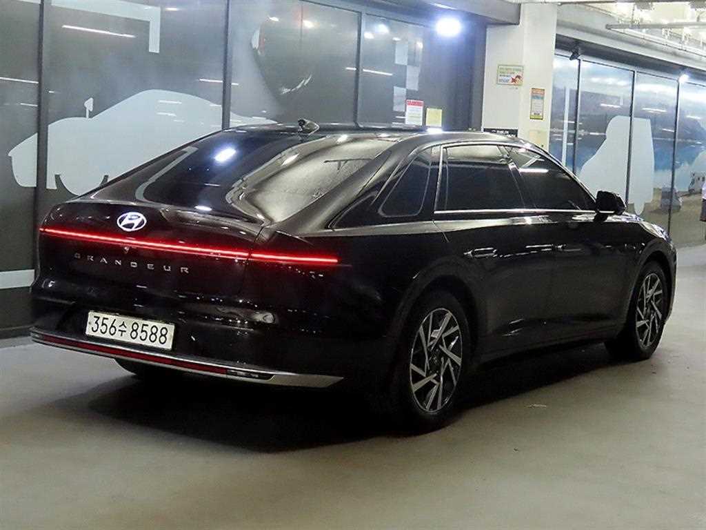HYUNDAI Grandeur - Vista 4