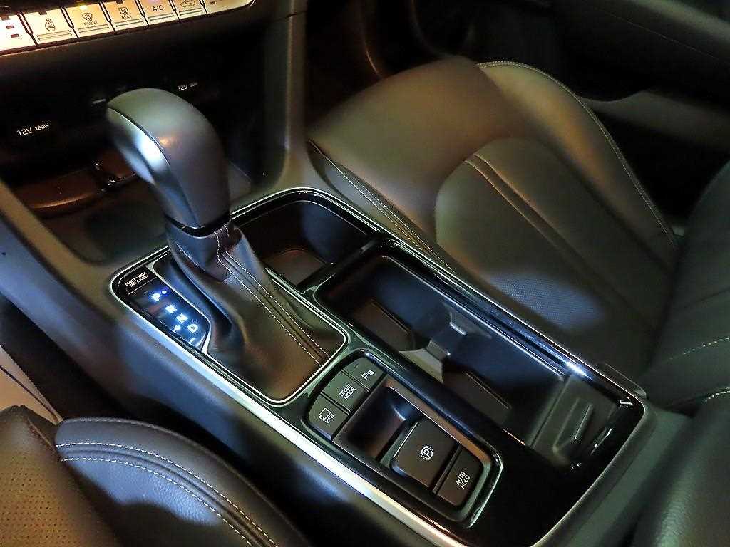 HYUNDAI Sonata - Vista 12