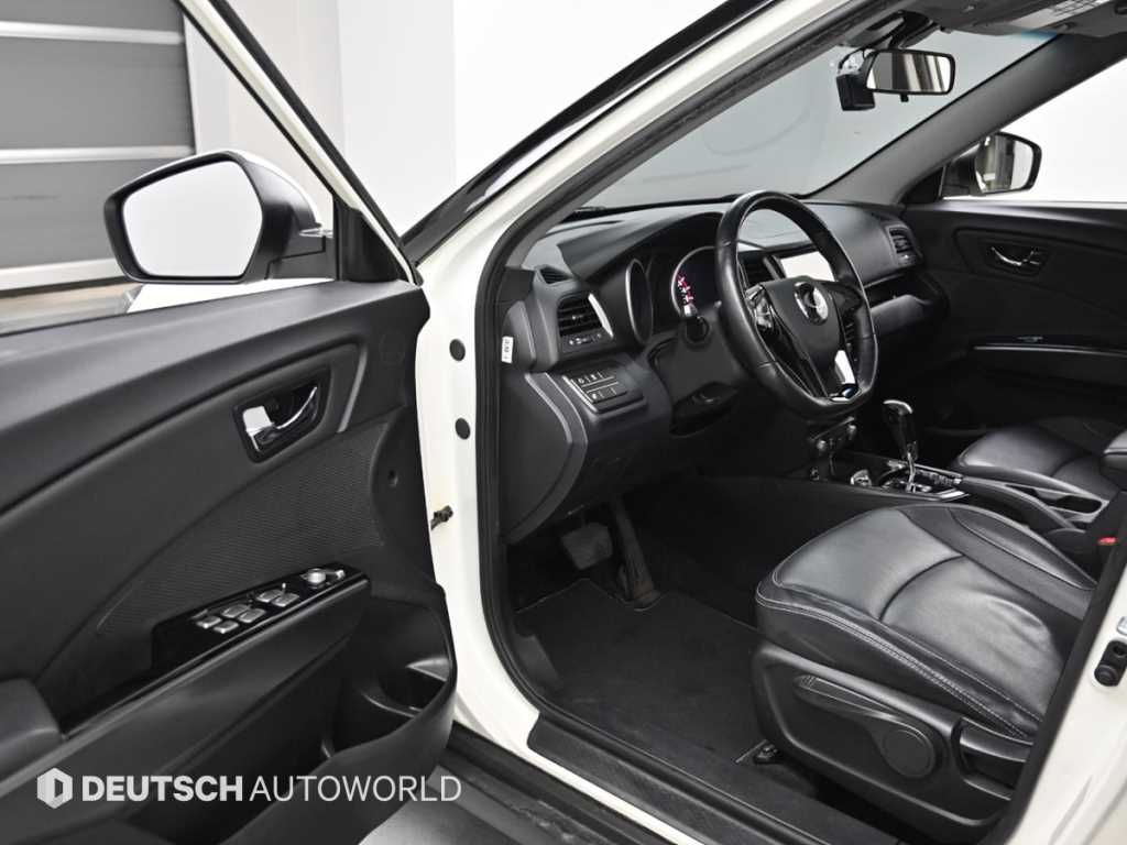 Ssangyong Tivoli - Vista 11