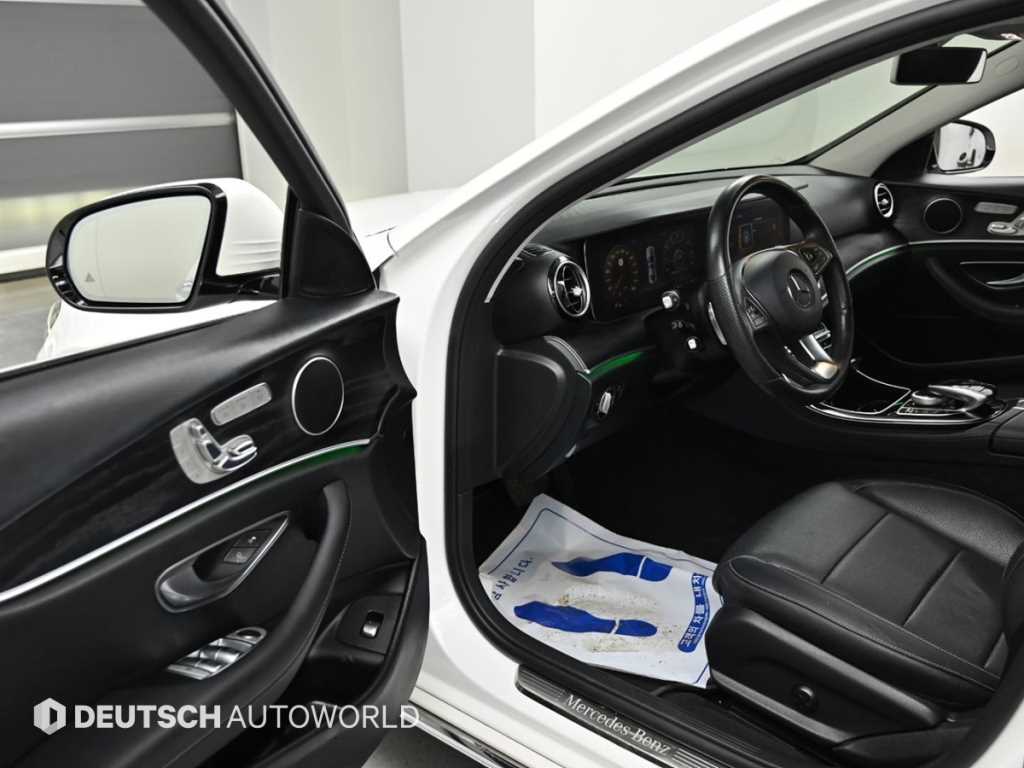 Mercedes Benz E class - Vista 11