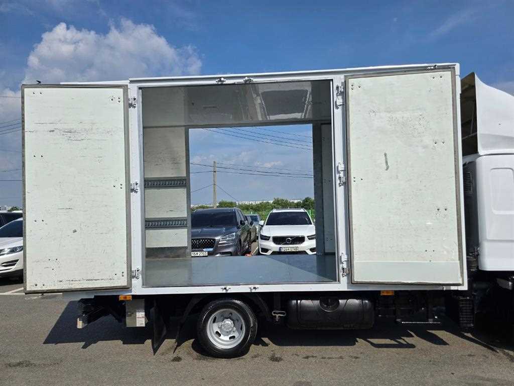 medium and large cargo truck 2021 Blanco - Importación desde Corea - HF Imports Iquique - Foto 14