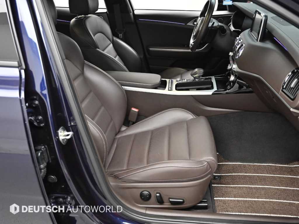 KIA Stinger - Vista 12