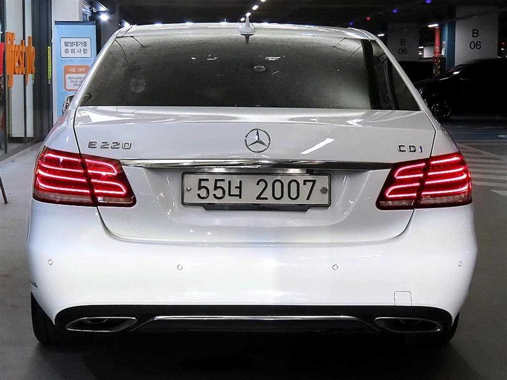 Mercedes Benz E class - Vista 5
