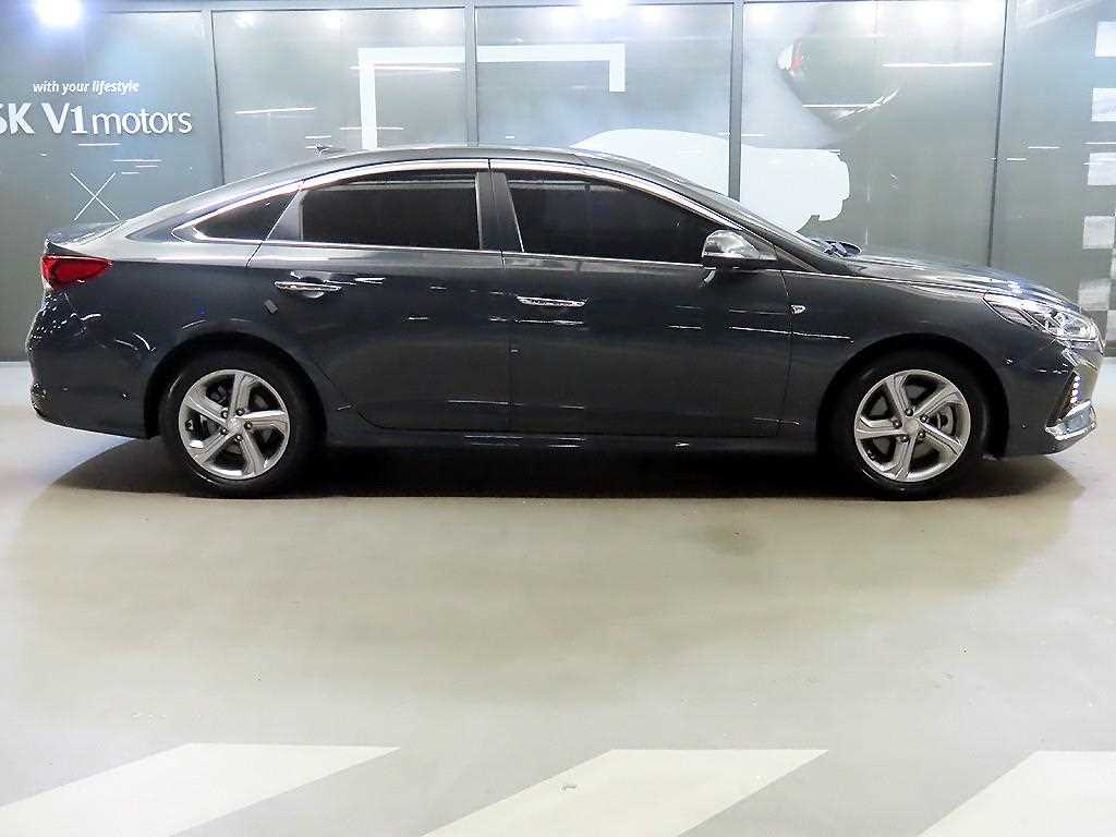 HYUNDAI Sonata - Vista 3
