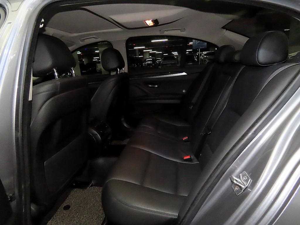 BMW 5 Series - Vista 7