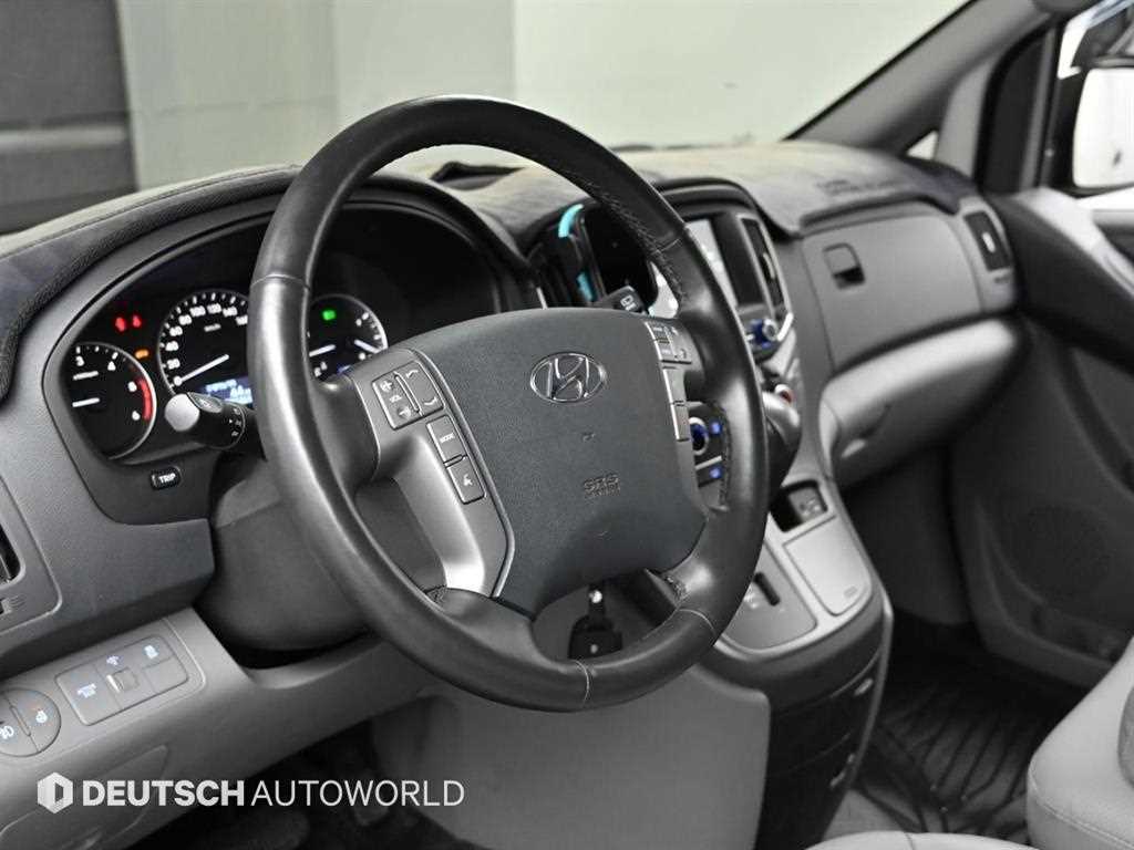 HYUNDAI Starex - Vista 11