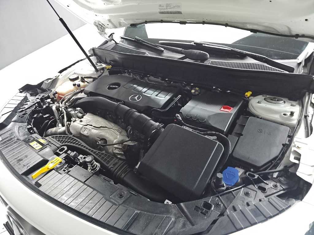 Mercedes Benz GLB Class - Vista 5