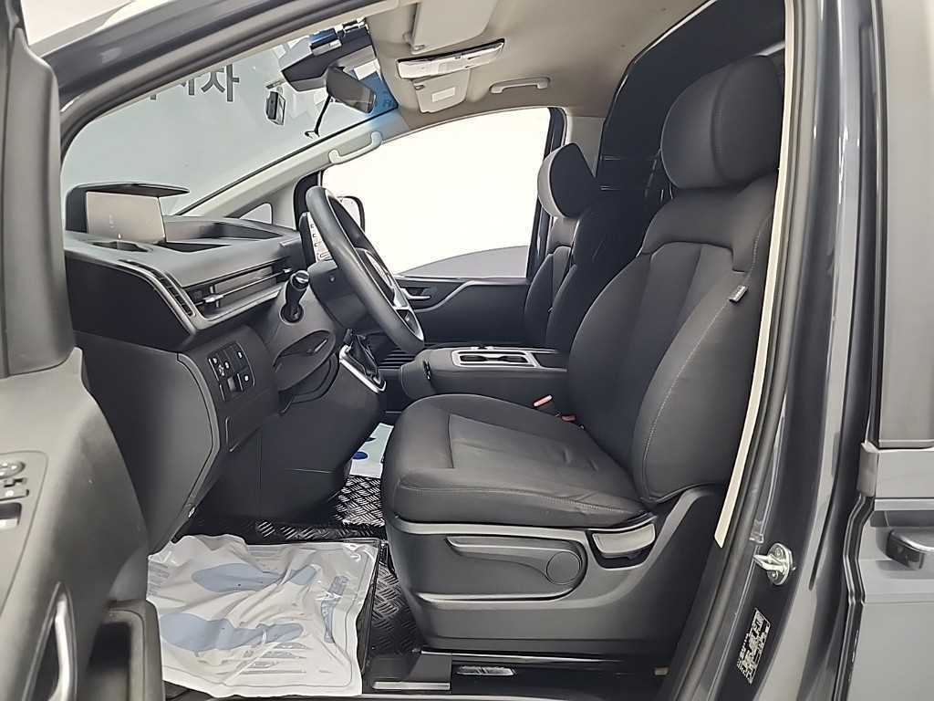 HYUNDAI Staria - Vista 11