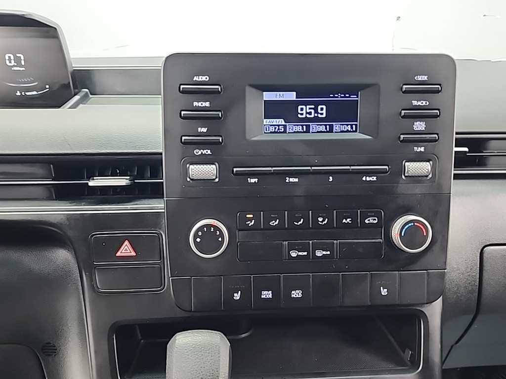HYUNDAI Staria - Vista 10