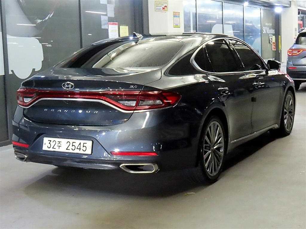 HYUNDAI Grandeur - Vista 4