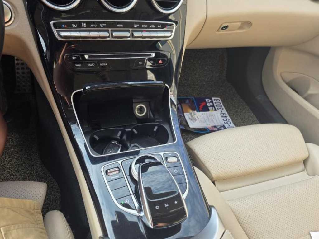 Mercedes Benz C Class - Vista 11